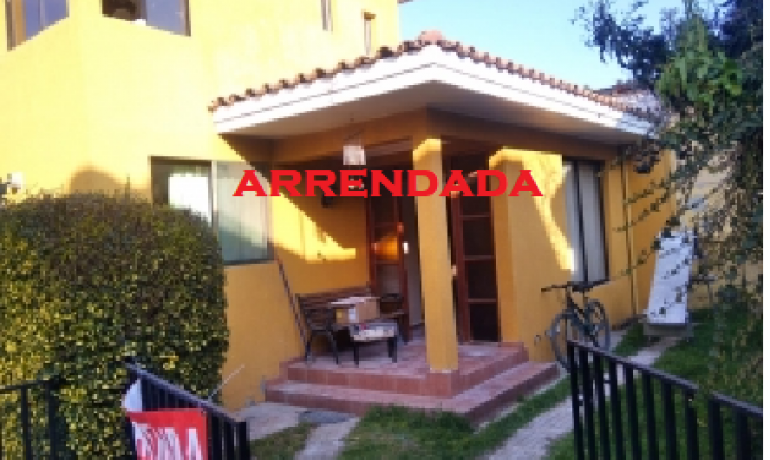 Casa Central en Condominio