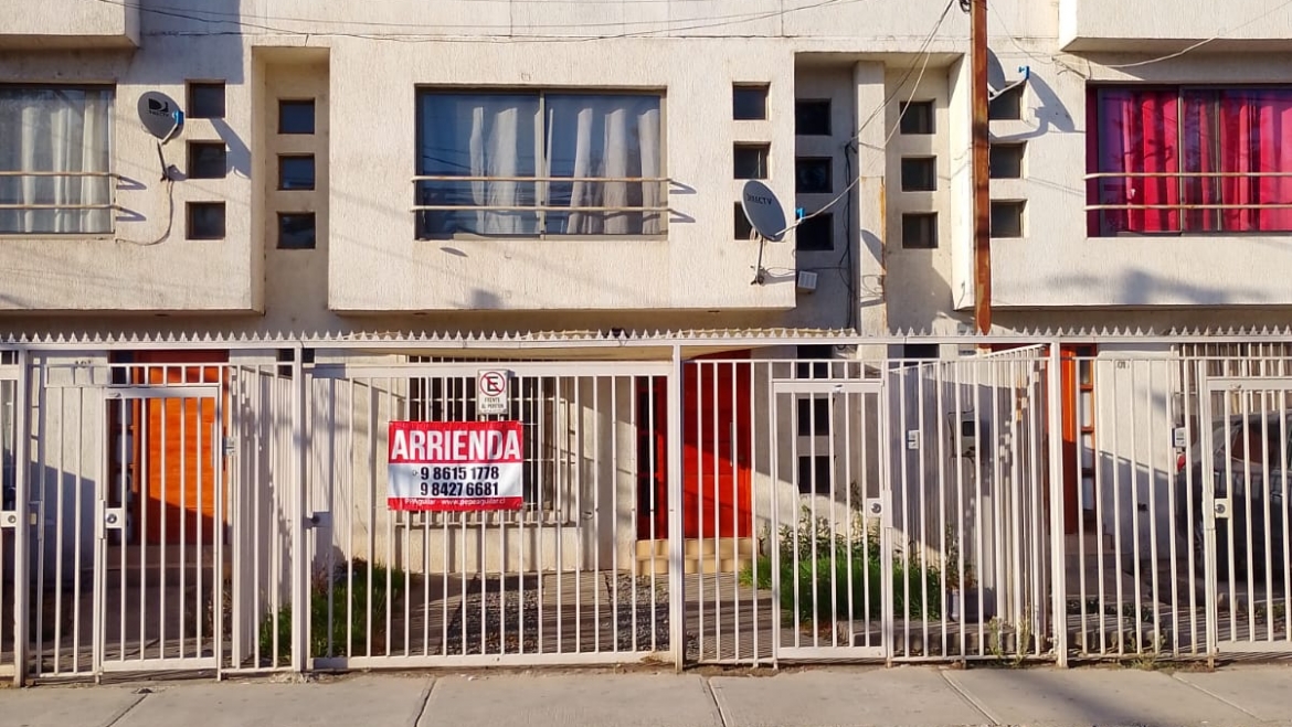 Arrienda Depto. Duplex Ugalde, Melipilla